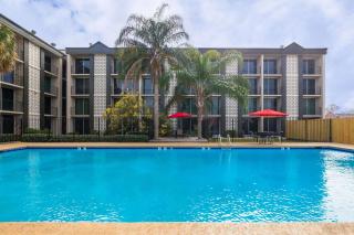 Ramada by Wyndham Metairie New Orleans Airport - Metairie - 3