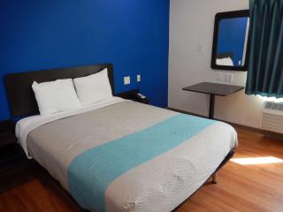 Knights Inn Houston - 7