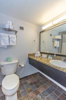 Landmark Resort King Suite Unit 607 - Beautifully Updated - Perfect for 2 guests! - Myrtle Beach - 8