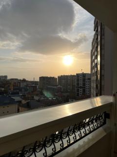 Central Luxury Apartment - 3