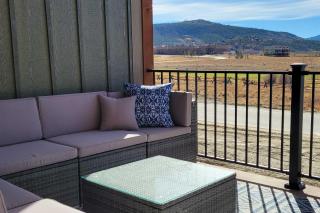 3 Mi to Granby Ranch Townhome with Balcony and Views - 9