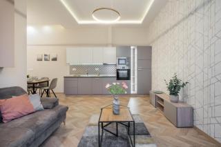 Amora Homes 3 bedrooms bright flat in the heart of the city -FREE PARKING Need Reservation - Budapest - 8