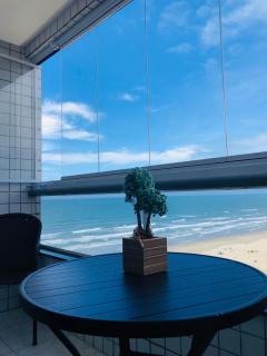 Apto com vista mar PÉ NA AREIA - Praia Grande - 0