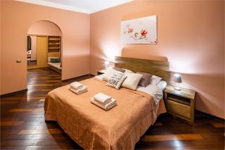 The MAIN square! 2 separated bedrooms, balcony - Lviv - 3