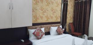 Hotel Teeja's - Haldi Restaurant Aiims road Jodhpur - 2