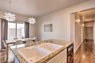 Sleek and Modern Townhome about 11 Mi to Dtwn Boise - Meridian - 2