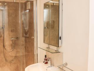 32A, Buxton - Buxton - 1