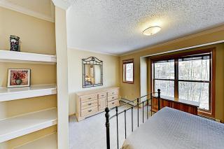 Saddle Ridge Townhome 402 - 1