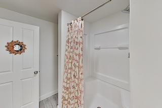 Knickerbocker Lake Retreat - Boothbay - 7