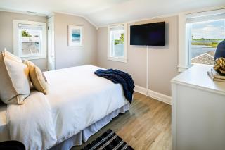Cape Harbor Cottage - 2