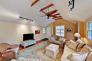 Firehouse Cottage - 7