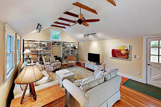 Firehouse Cottage - 6