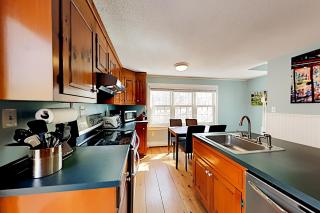 Cozy Charming Cottage - 1