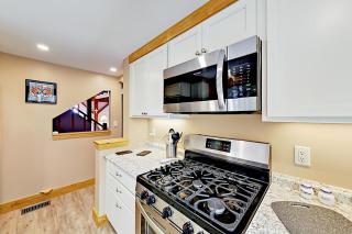 Southport Island Cottage - - 4