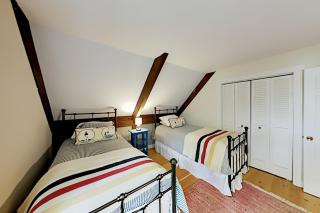 Appalachee Pond Waterfront Cottage - 5