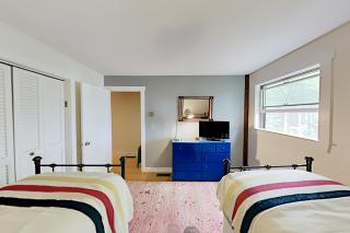 Appalachee Pond Waterfront Cottage - 2