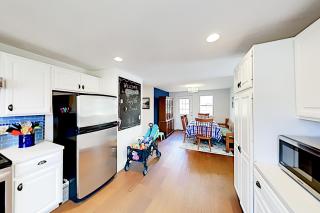 Ferry Harbor Cottage - 4