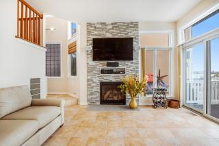 Madison Waterfront Home - 3