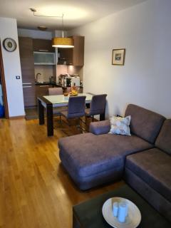 Seaview Apartment - 1