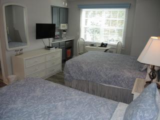Studio Style Home 308L features Golf - Calabash - 0