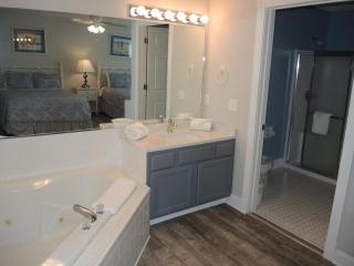 Studio Style Home 308L features Golf - Calabash - 8