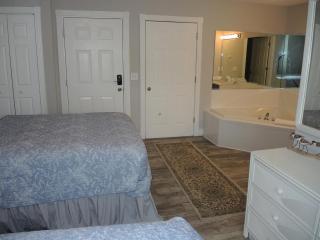 Studio Style Home 308L features Golf - Calabash - 7