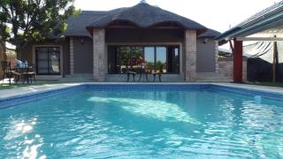 Honolulu Lifestyle Guesthouse and Spa - 4