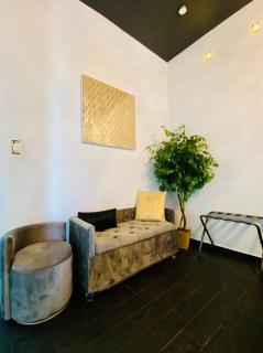 Pasavento - Modern Black Suite - Camaceyes - 2