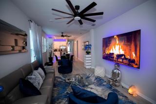 Newly Constructed Modern Pet Friendly Zen Home with Private Home Theater & Hot Tub! home - Orlando - 9