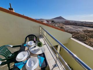 Villa Los Vientos only 100m to the surf beach, terrace, balcony, sea view, wifi - Granadilla de Abona - 9