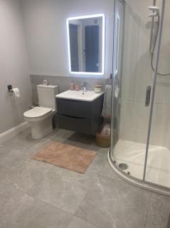 Modern 3-Bed Apartment in Magherafelt Sleeps 8 - Magherafelt - 4