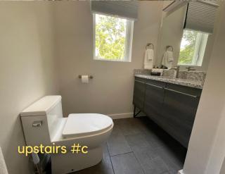 NormalBnB - 2 Blocks From Restaurants, Bars, Hospital - 1