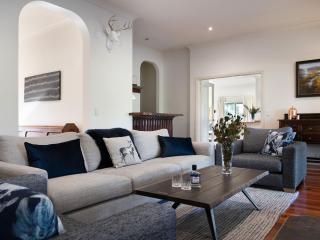 Loddon Retreat- picturesque country escape - 8