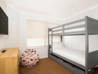The Villa at Culburra I Pet Friendly I 4 Mins Walk to Beach - Culburra Beach - 4