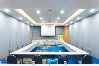 Yello Hotel Jambi - Jambi - 2