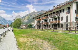 2 Bedroom Cozy Apartment In Morgex - Morgex - 0