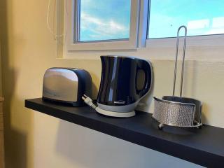 Spacious Apartment Minutes from the Beach - 2