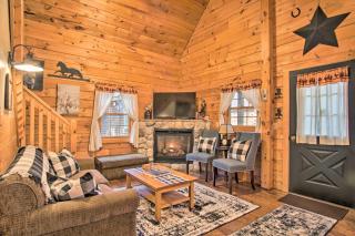 Rustic Rothbury Cabin with Resort Amenity Access! - Rothbury - 7