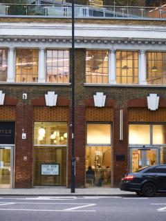 Cosy Studios and Apartments at Chapter Aldgate in London - London - 8