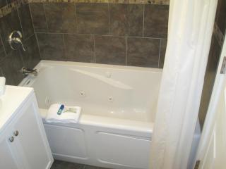 Coastal Inn and Suites - 3