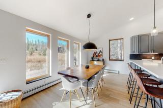 Mountain Modern Escape - 7