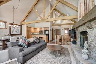 Luxury 4 bed Pines Townhome amongst the peace and quiet townhouse - 9