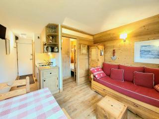 Studio-cabine rénové, ski-aux-pieds, balcon sud, 4 pers, Plagne Villages, centre station - FR-1-351-29 - La Plagne - 3