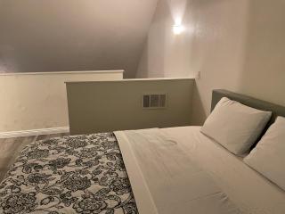 Golden Vegas Condo next to Airport & University - 8