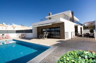 Alto da Colina - Vila Moderna e Espaçosa - Top Localização - Pêra - 0
