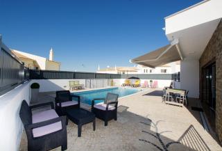 Alto da Colina - Vila Moderna e Espaçosa - Top Localização - Pêra - 4