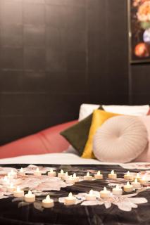 Legend Majestic Superbe Love Room - Jacuzzi - Champagne - Romantisme - parking privé GRATUIT - Mâcon - 4