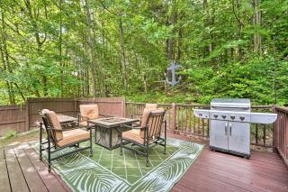 Rustic Adirondacks Home with Hot Tub and Lake Access! - Chestertown - 9