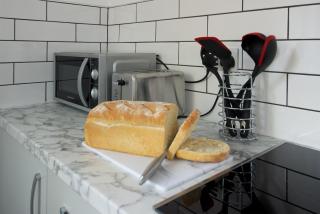 Thomson House - Air Host & Stay - 2 mins to town - Stockport - 2