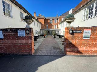 The Star and Garter Hotel - Andover - 6